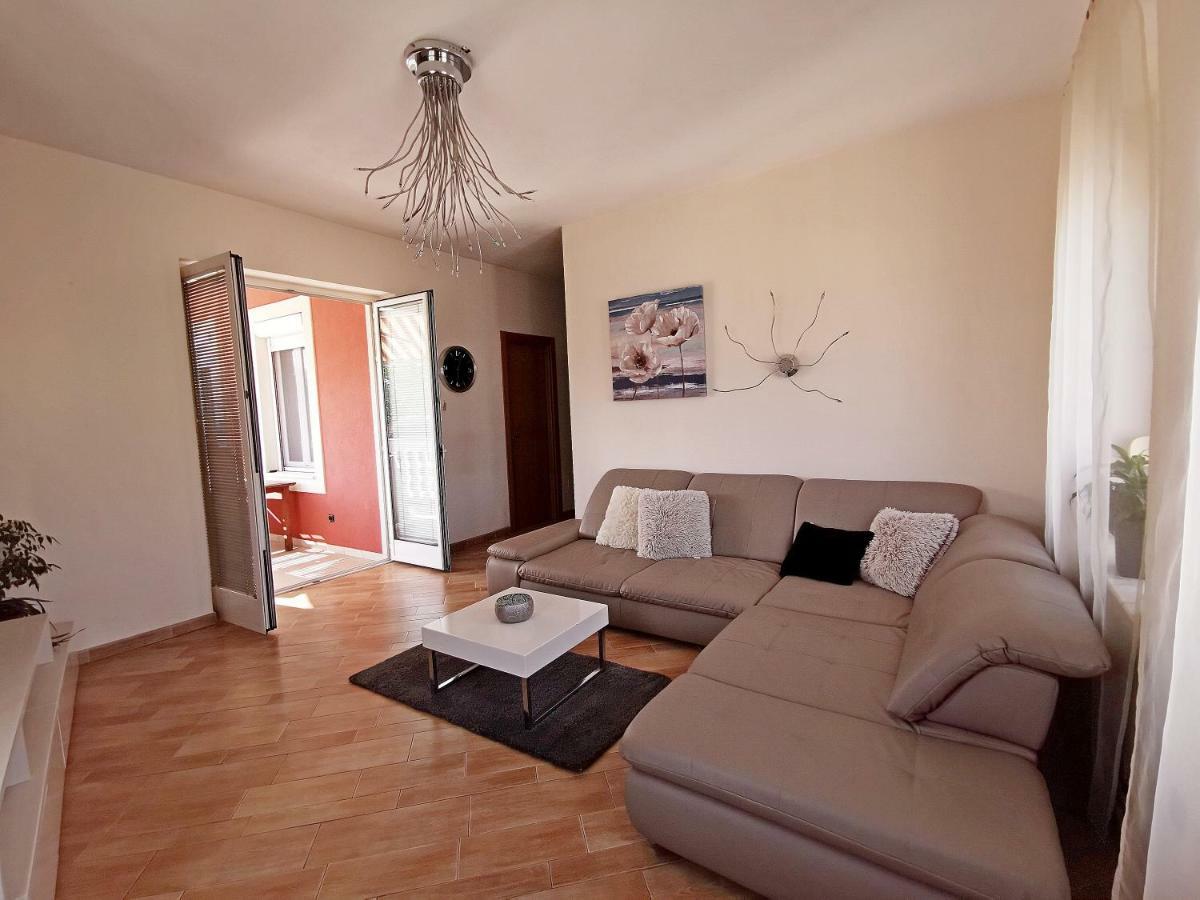 Golden View Apartment Рийека Екстериор снимка
