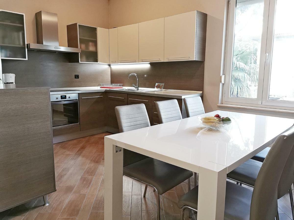 Golden View Apartment Рийека Екстериор снимка
