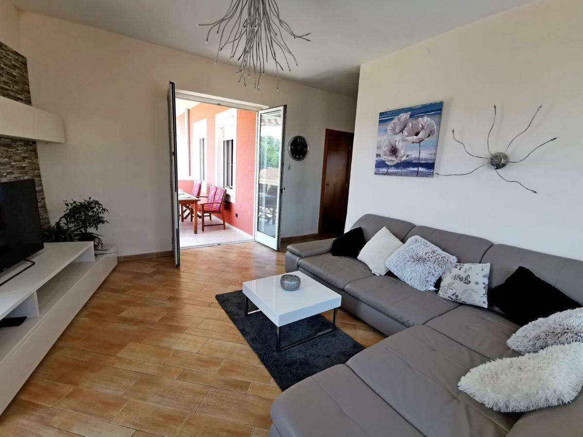 Golden View Apartment Рийека Екстериор снимка